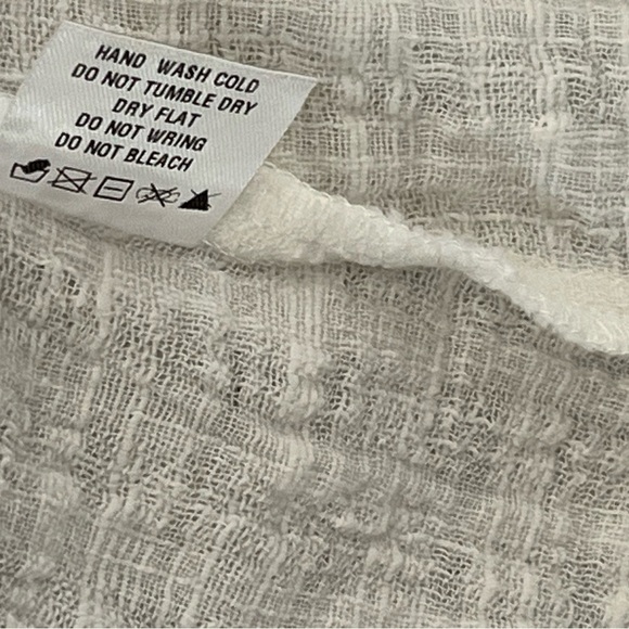 Lumiere Women's Cream Square Neck Ruffled Wide Strap Tank Top Size S - Picture 9 of 10